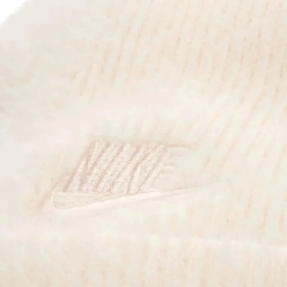 NWT Nike Peak Light Pink Ribbed Eyelash Winter Beanie